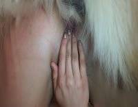 Шлюха в маске в зоотрахе с собаками